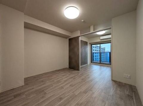 居室・リビング　室内