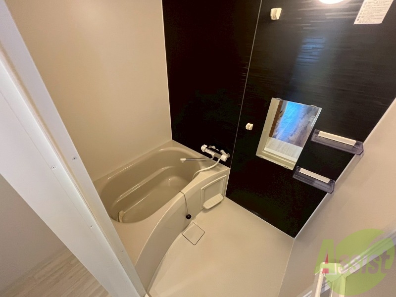 バス・シャワールーム　お風呂になります。一日の疲れを癒してくださいね。