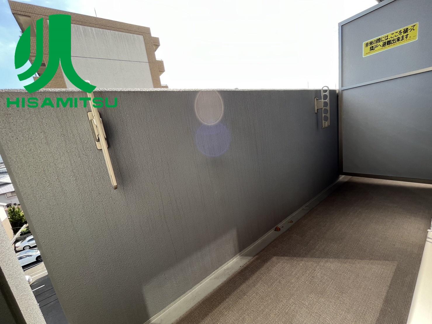 バルコニー　開放的で明るい空間を演出してくれるバルコニーです