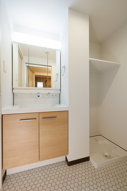 洗面設備　※写真は同タイプ住戸です。