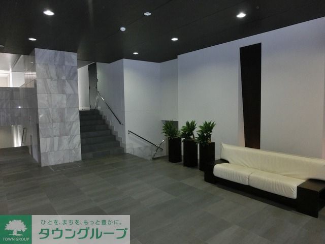 エントランス　☆エレベーター2基設備☆