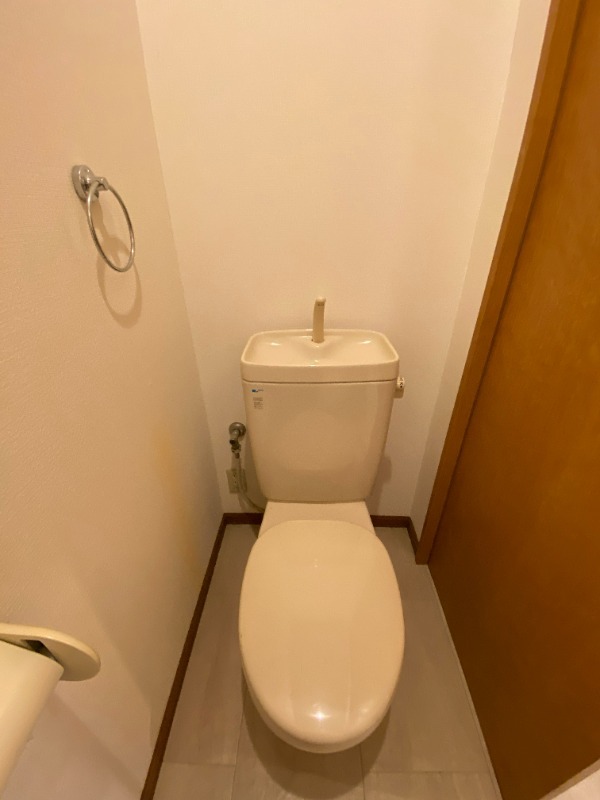 トイレ　別号室