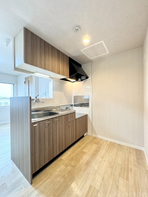 キッチン　広いスペースの対面キッチンです♪