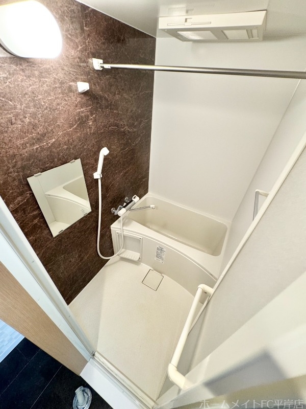 バス・シャワールーム　清潔感のあるお風呂場です♪