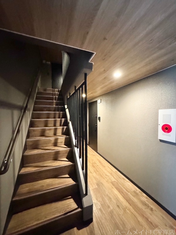 ロビー　共用部もきれいです♪