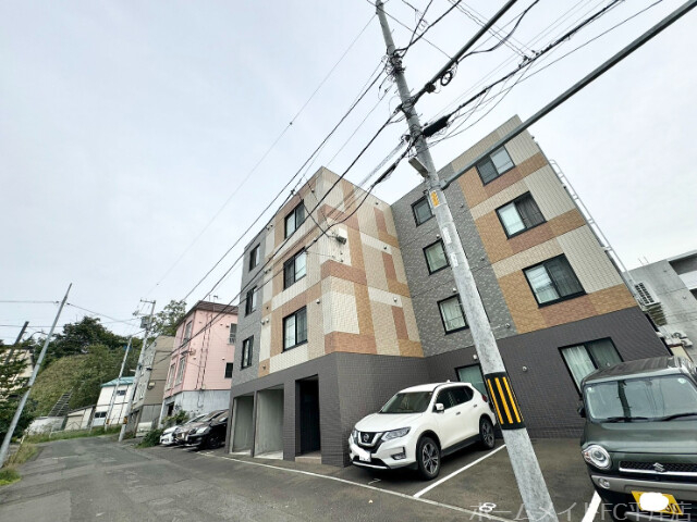 建物外観　とってもきれいなデザイナーズ物件♪