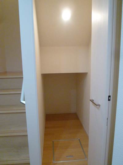 その他　階段下収納