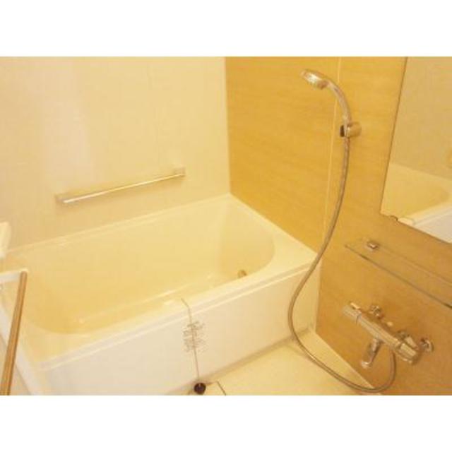 バス・シャワールーム　※写真は同タイプ住戸です。