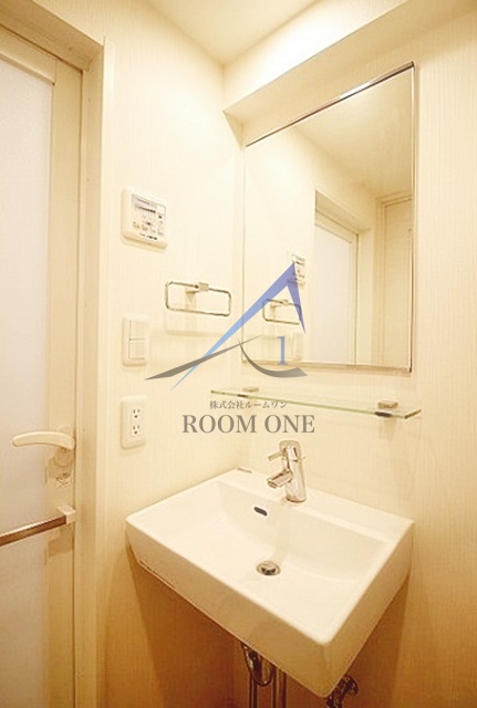 洗面設備　独立洗面台です。