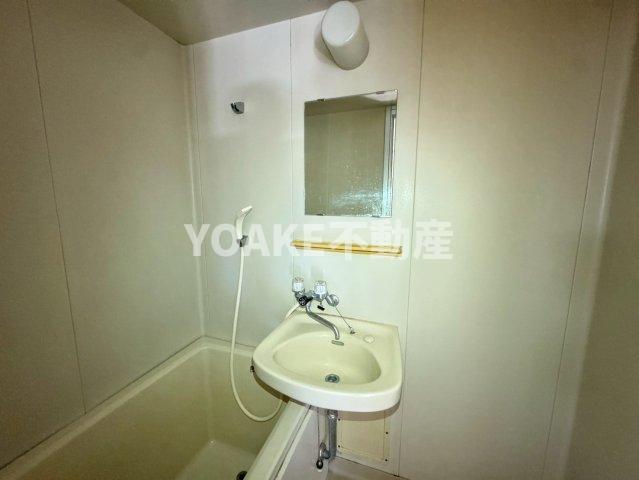 洗面設備　画像は別部屋のものです。現況優先。