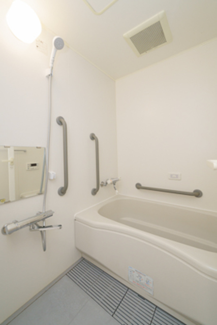 バス・シャワールーム　※写真は同タイプ住戸です。