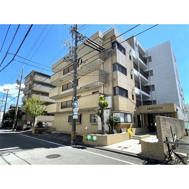 エントランス　建物外観