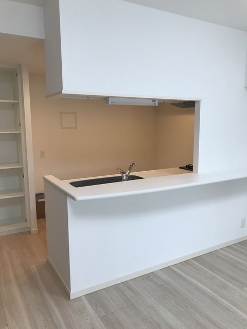 居室・リビング　※同建物別室の写真です。