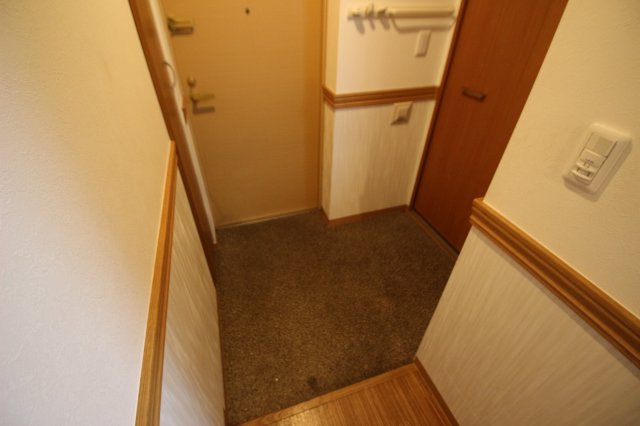 玄関　※別号室参考写真