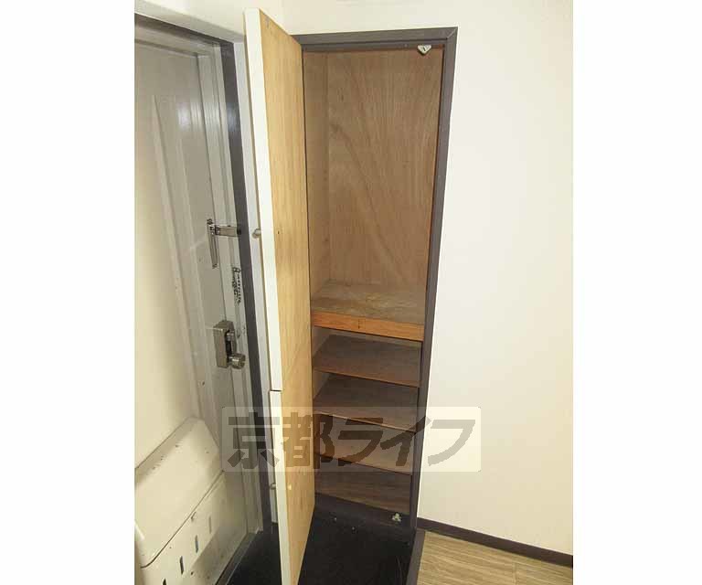 収納　玄関横に収納あります！