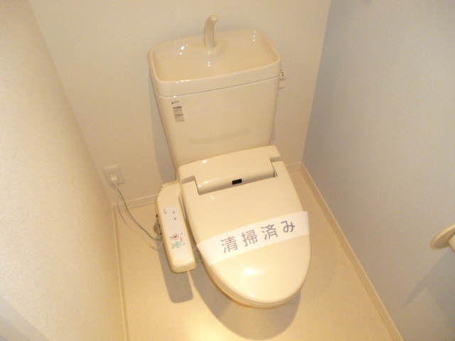 トイレ　別号室の参考写真です。