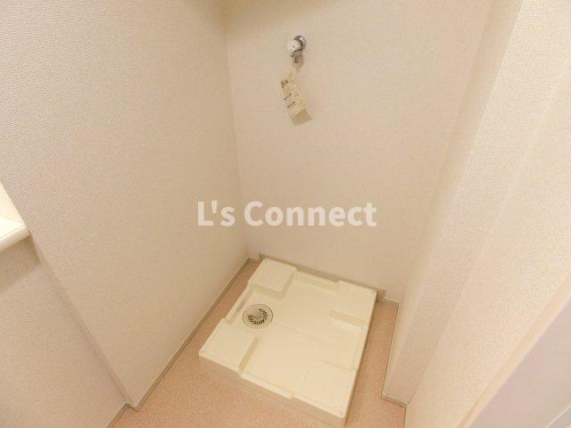 その他設備　室内洗濯機置き場には排水パン付き。