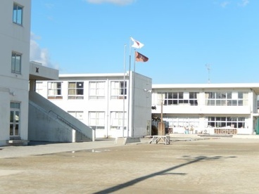 小学校　羽島市立中央小学校（小学校）まで1867m