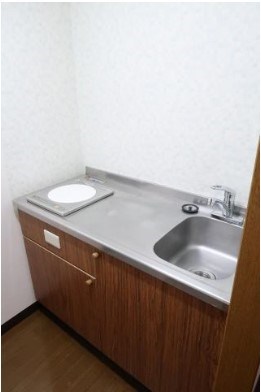 キッチン　別号室参考写真。現況優先となります。