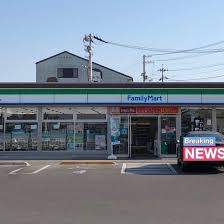 コンビニ　ファミリーマート 香南町由佐店（コンビニ）まで296m