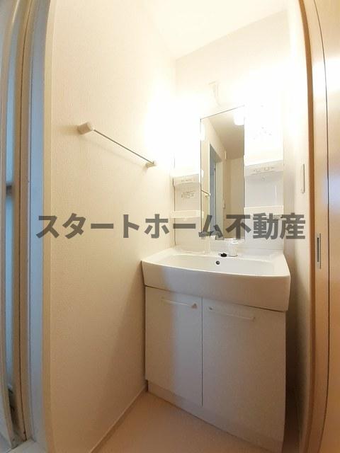 洗面設備　使いやすい洗面所です