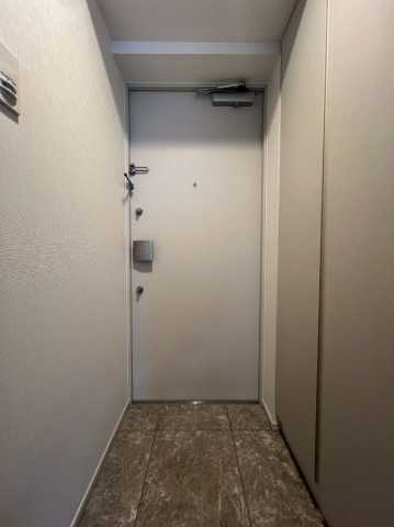 玄関　※他部屋の同じ間取りの写真になります。