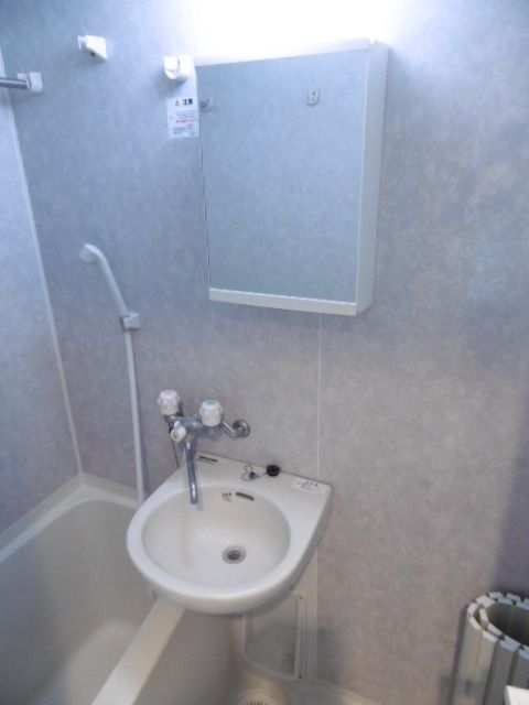 洗面設備　★★鏡つきの洗面台★★