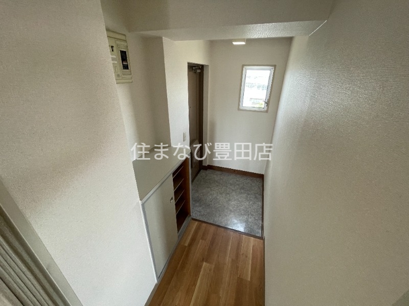 玄関　同型別部屋写真