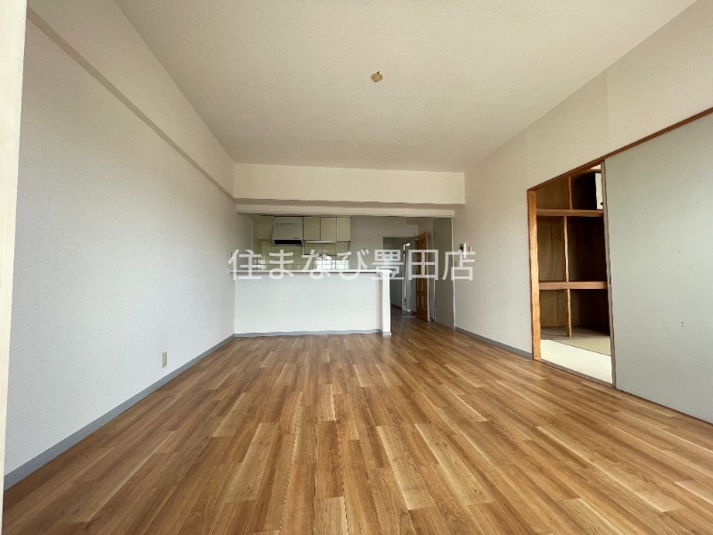 居室・リビング　同型別部屋写真