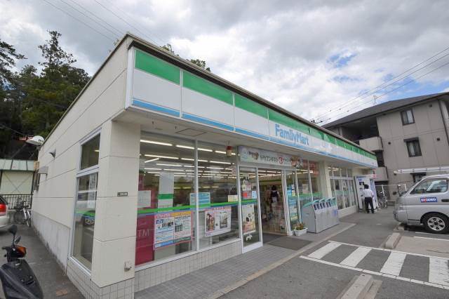 コンビニ　ファミリーマート上安一丁目店（コンビニ）まで237m