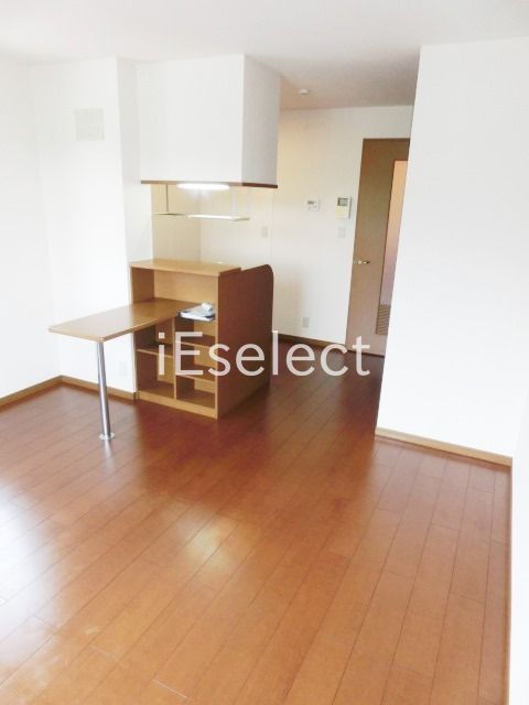 その他部屋・スペース　バルコニーからの洋室です。