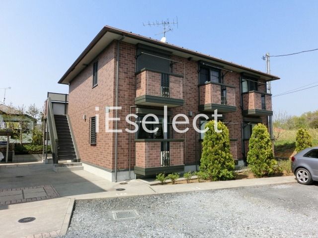 建物外観　２００４年５月築のアパートです。