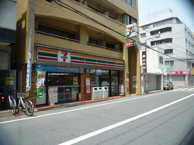 コンビニ　セブンイレブン（コンビニ）まで233m