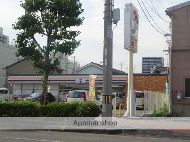 コンビニ　セブンイレブン（コンビニ）まで320m