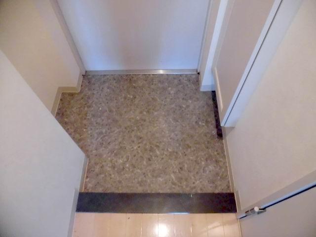 玄関　同間取別号室