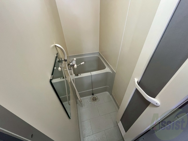 バス・シャワールーム　ユニットバスです。疲れを癒すのに欠かせませんね！