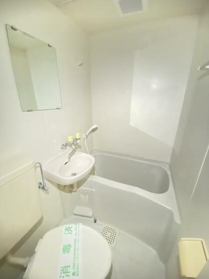 バス・シャワールーム　※別部屋参考写真