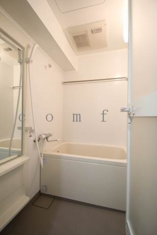 バス・シャワールーム　浴室乾燥機付きのお風呂