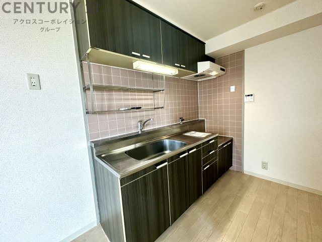 キッチン　壁付けキッチンでスペースを最大限有効活用できます！