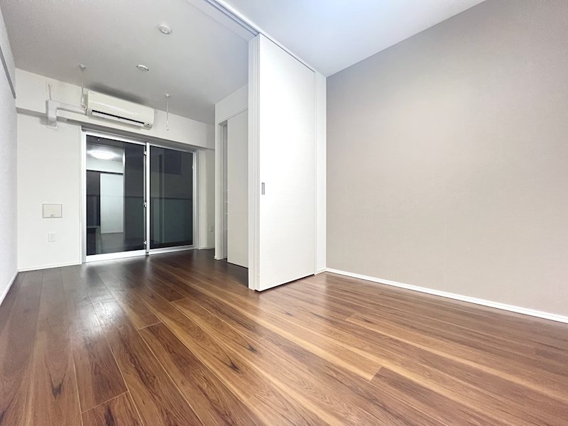 居室・リビング　☆明るい洋室☆