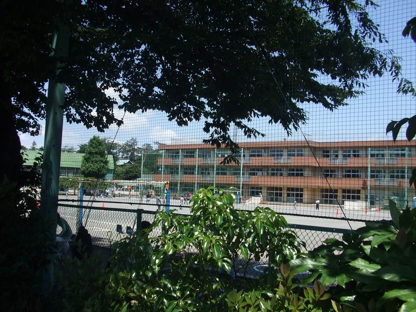 小学校　東伏見小学校（小学校）まで681m