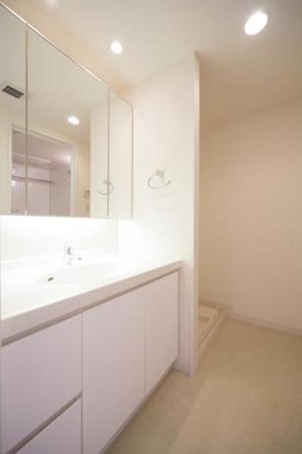 洗面設備　※写真は同タイプ住戸です。