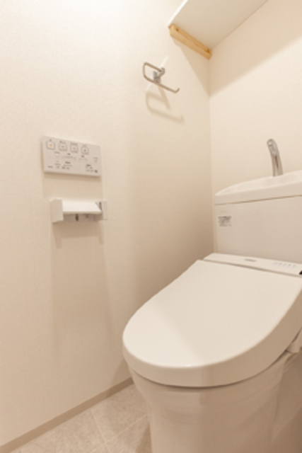 トイレ　※写真は同タイプ住戸です。