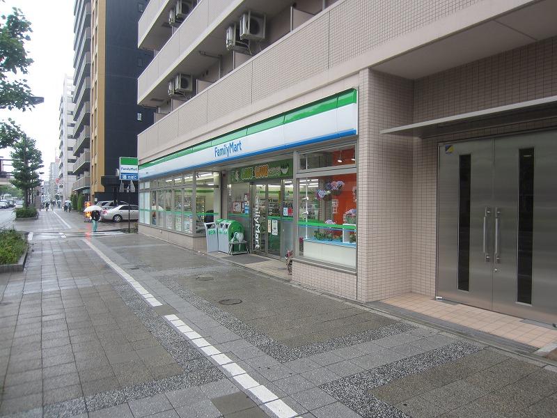 コンビニ　ファミリーマート日進町店（コンビニ）まで292m