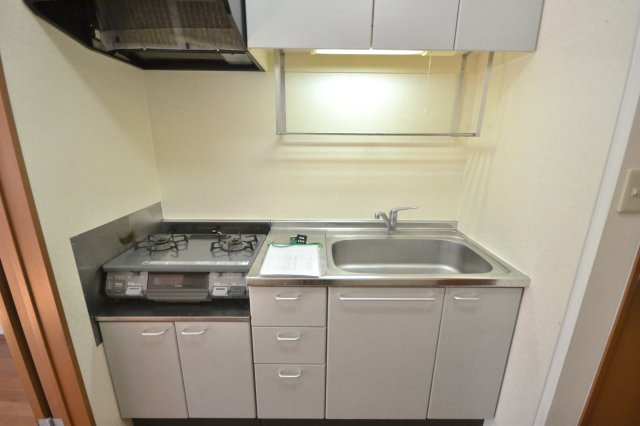 キッチン　※同建物別部屋参考写真です。