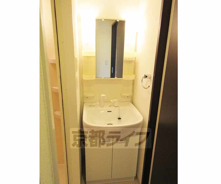 洗面設備　独立洗面台です。