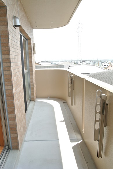 バルコニー　別部屋参照・現状優先