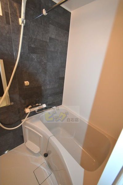 バス・シャワールーム　浴室乾燥機付きのお風呂です♪