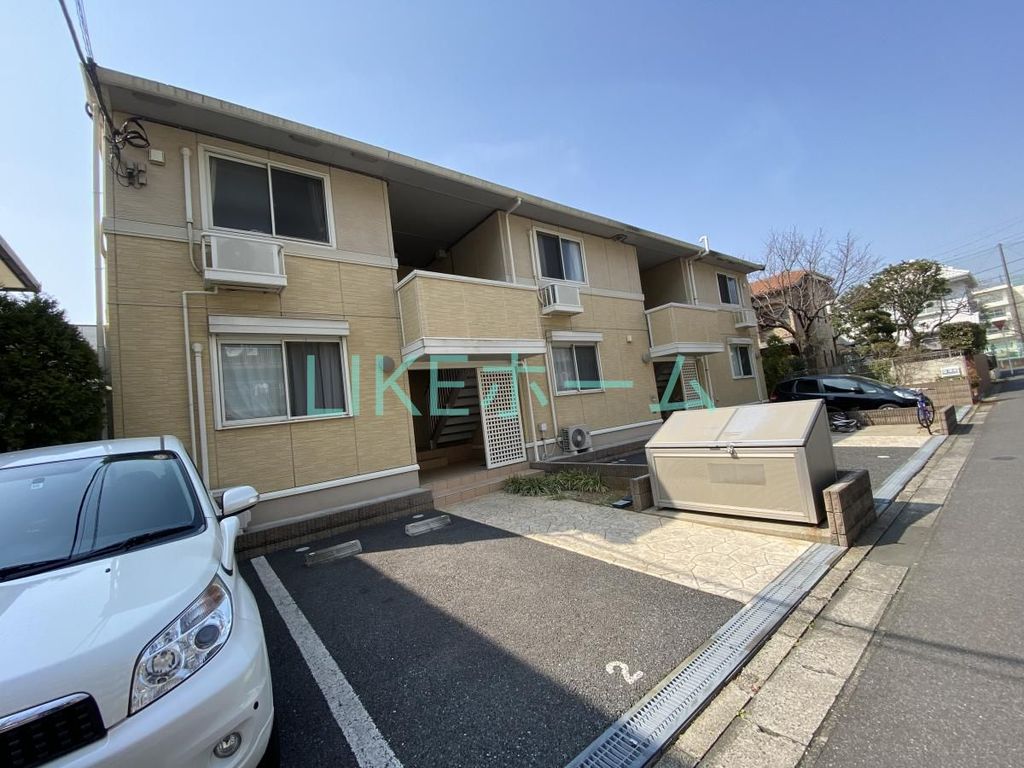 建物外観　駐車場