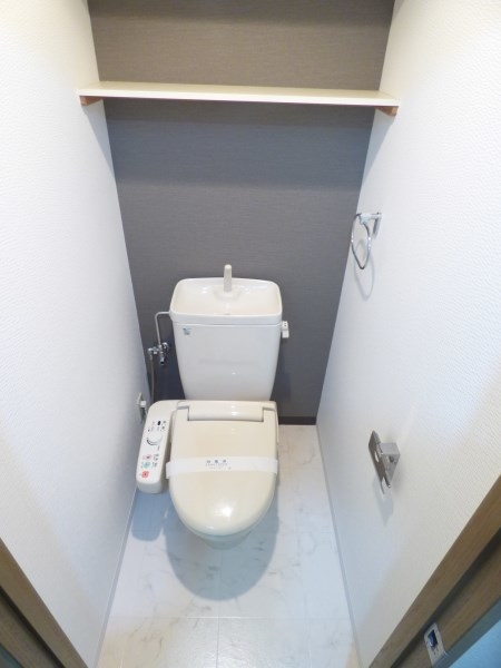 トイレ　ウォシュレット付